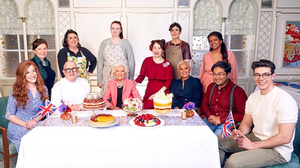 Jubilee Pudding baking contestants pose for a photo with Dame Mary Berry