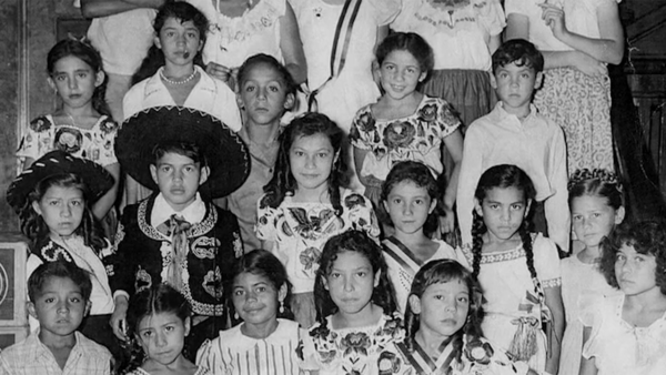 group photo of kids from Sonora Arizona