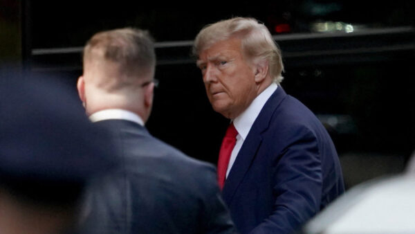 Donald Trump arrives in New York ahead of historic arraignment