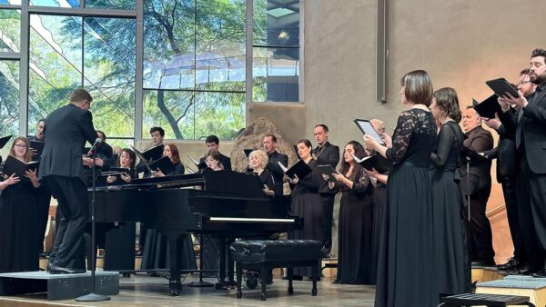Christopher Gabbitas conducts the Phoenix Chorale