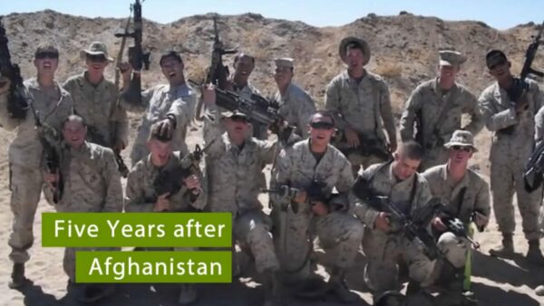 Soldiers grouped for a photo