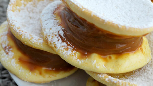 Chilean Alfajores (Dulce de Leche Biscuits)