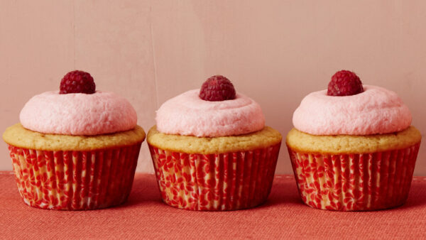 Lemon yogurt cupcakes