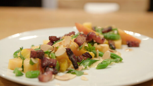 Summer Salad with Green Beans, Peaches and Bacon
