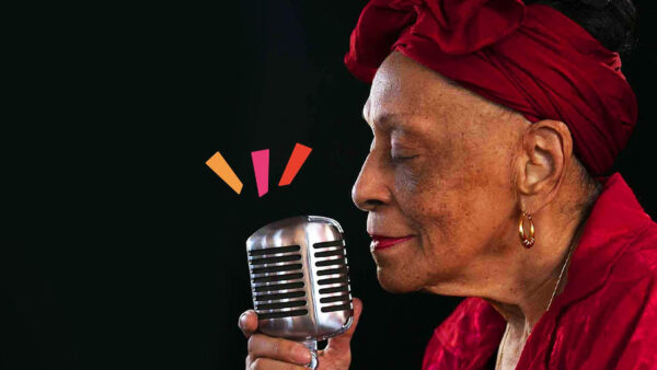 Omara Portuondo singing