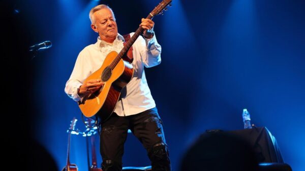 Tommy Emmanuel playing live at the Sydney Opera House