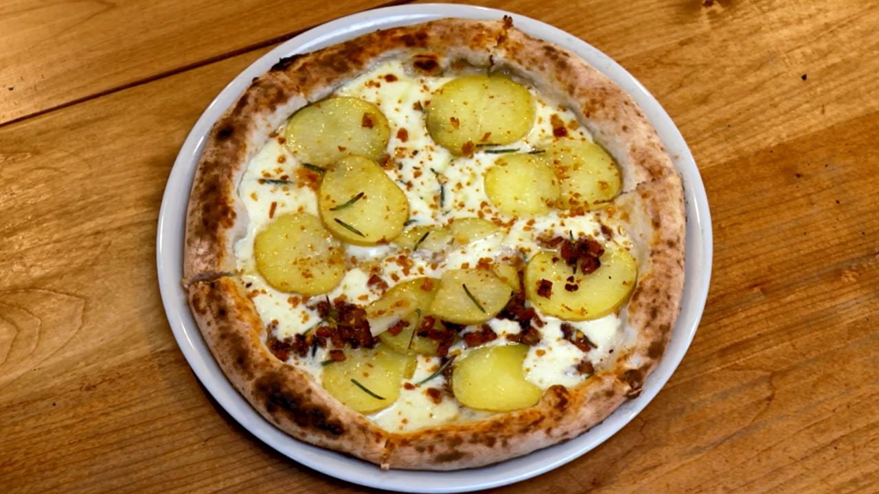 Pizza from Pizzeria Virtù