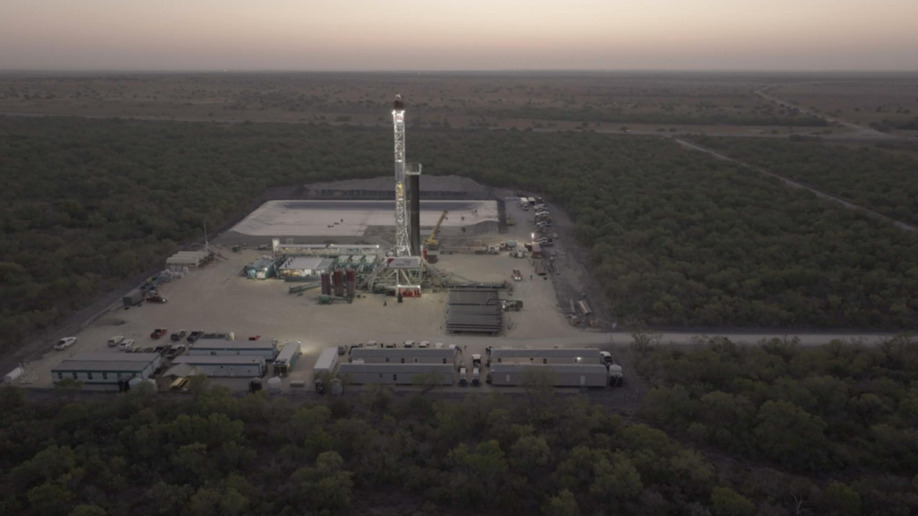 Drill rig in Texas during construction of Sage Geosystems first energy storage test facility.
Credit: Rich Brooks © MOBIAS